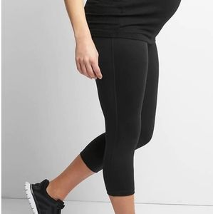 Gap maternity active wear capris